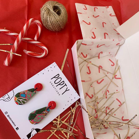 GIFT WRAPPING