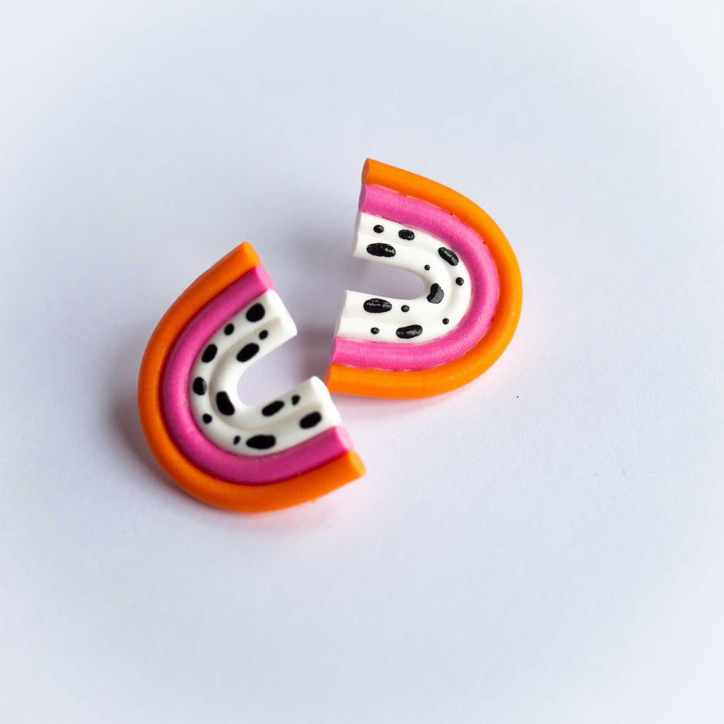 PATTERN CLASH RAINBOW STUDS